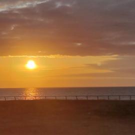 2 Bedroom Guest House Near Beach, hotel in Llanelli