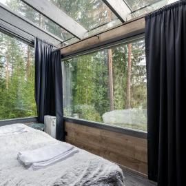 Koskisviitti 3 - Private Lakeside Suite with Terrace, hotel v destinaci Laukaa