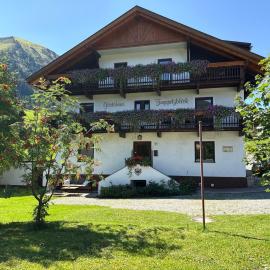 Gästehaus Zugspitzblick、バーワングのホテル