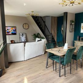 Cozy Home with Garden & Terrace, hotel in Verlinghem