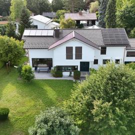 Grand Villa Berg-Starnberg For Your Vacation, Sauna, Hamam, Swimming pool, Billiards, hotel u gradu Berg (Štarnberger Ze)
