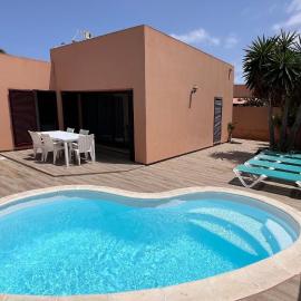 Anahi Homes Corralejo - Villa Drago 12, hotel a La Oliva