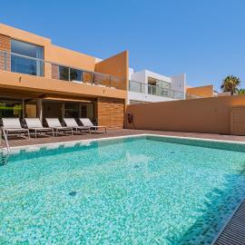 Sun Salgados and Golf By Dreamplaces, hotel em Valados