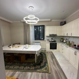 Bayaman guest house, hotel in Pokrovka