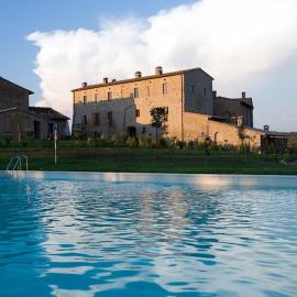 Country Home Tuscany - Pool & History between Chianti & San Gimignano, hotel in Colle di Val d'Elsa