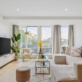 Luxury Apartment - West Wimbledon with Cinema & Game Room, Gym, Parking