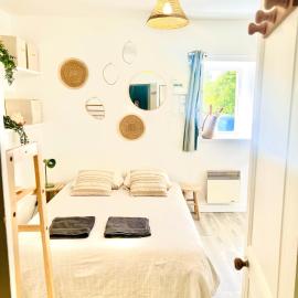 Chez gaillard petit studio sans cuisine entièrement rénové au calme, hotel a Ussel