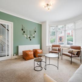 Bright 4BR Home with Garden with Free Parking and Sleeps up to 9