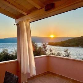 Apartmani Klaudija, Hotel in Valun
