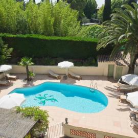 Hotel Les Oliviers, hotel em Fayence