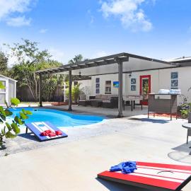 Tropical Pool Oasis Minutes From Tampa Bay Beaches