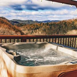 Gorgeous Views! New Hot Tub~Game Room~3 King Beds