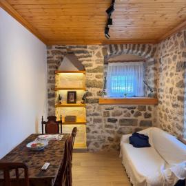 TSAGARIKO ROOMS - The old shoemaker's shop of the village
