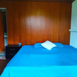 Homestay Natural Paradise habitación 2، فندق في سان كريستوبال