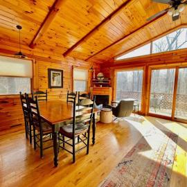 Fern Hill Cabin, hotel u gradu 'Stella'