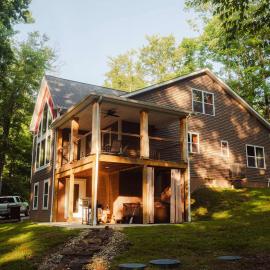 Modern 2 BD cabin with hot tub & Games & Central Loc, hotel Rockbridge-ben