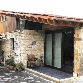 The Zephyr House, hotell i Pyrgos