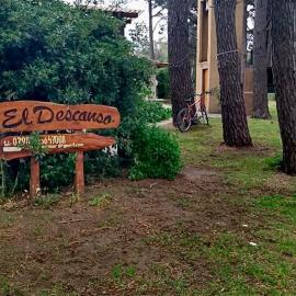 El Descanso, hotel in Balneario Claromecó