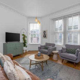 Bridge Street Luxurious 2 Bed, 2 Bathroom Apt