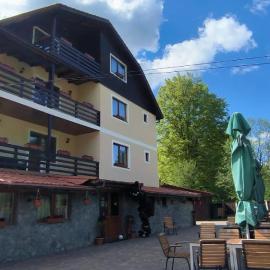 Pârâul Rece Transfăgărășan, hotel a Cîrţişoara