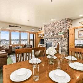Amazing Superior Lake View Condo and Heated Pools, hotel sa Two Harbors