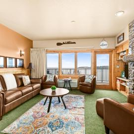 Amazing Lake View King Suite, Kitchen & Pools, viešbutis mieste Tu Harborsas