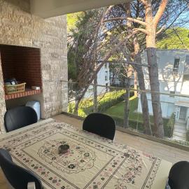 San Pietro Apartment- Gjiri i Lalezit, hotel in Lalzit Bay
