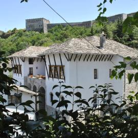 Old Bazaar 1790, hotel in Gjirokastër