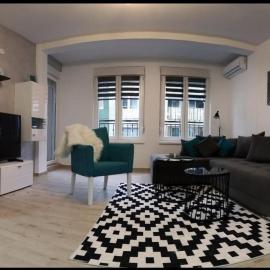 SILVER aPARTMAN 1