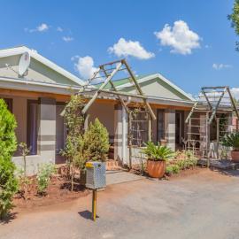 Shalom Guesthouse, hotel u gradu Kuruman