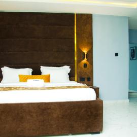 El-Nido Hotel by Kdove, hotel en Omole