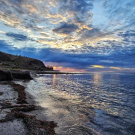 Lady Bay Beach House - seconds from the sand, hotel in Normanville
