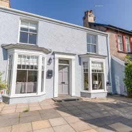 Coastal Home in Mumbles with Garden & WiFi