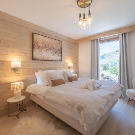 Alpe d'Huez Houses - Chez Côme, Nid douillet dans résidence Spa 5 étoiles, skis au pied, avec vue et jardin
