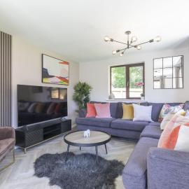 Stunning Five Bed Detached Home with Hot Tub