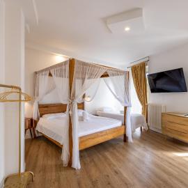 Domino Hotel