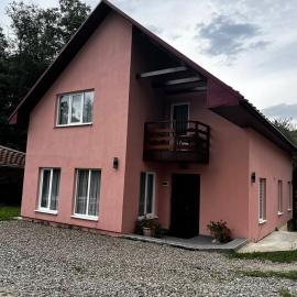 Шепіт води, hotel di Yasinya