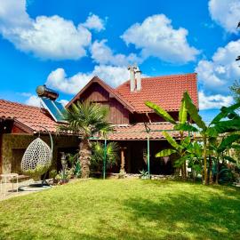 Guest House Yanakievi, hotel di Sinemorets