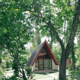 Coco Breeze Cabanas by Dr Aruna - Free Airport drop off or pick up 24H, free secure Luggage Holding, hotel in Katunayaka