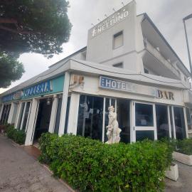 Hotel Nettuno, hotel u gradu 'Punta Marina'