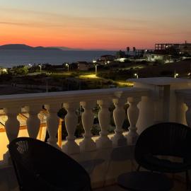 The White House Beach Villa, hotel a Rafina