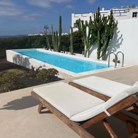 Casa en el mar con infinity pool, hotel in Punta Mujeres