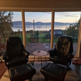 Peaceful Home with Ocean and Fjord Views, hotel in Vannareid