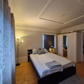 Rymlig lägenhet I hjärtat av Lindesberg 95kvm, hotel a Lindesberg