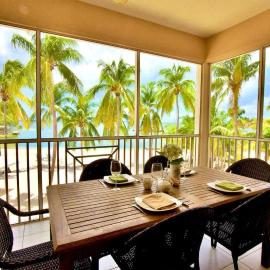 7 Up Condo at Kaibo Kai, hotel v mestu Driftwood Village