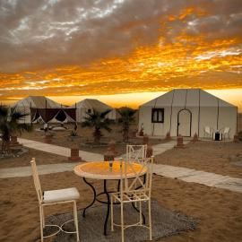 dreaming desert Luxury Camp、Hassilabiedのホテル