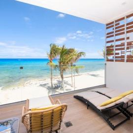 Silver Reef 2 Oceanfront Condo, hótel í North Side