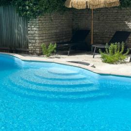 Demeures et Châteaux - Le Portail en Marais Poitevin, hotel in Moreilles