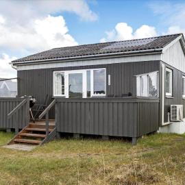 0112-Romo-Lakolk-112, hotel u gradu Høm