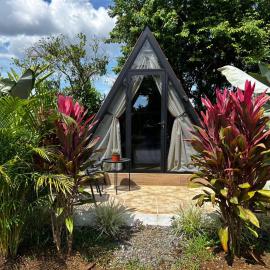 Tilawa La Fortuna Glamping, hotel in Ángeles